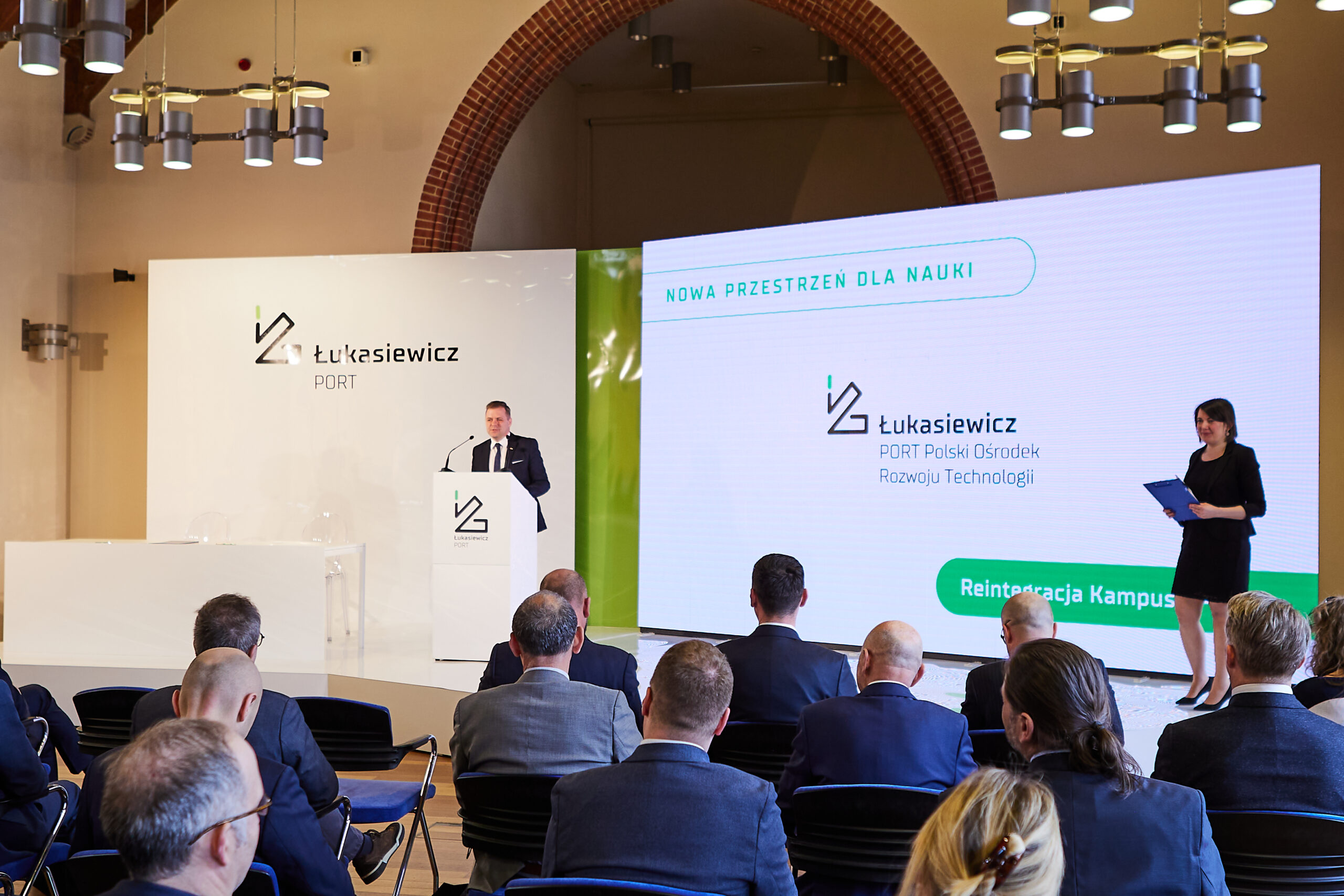 Reintegracja Kampusu Pracze uroczystość podpisania umowy o doposażeniu Łukasiewicz-PORT