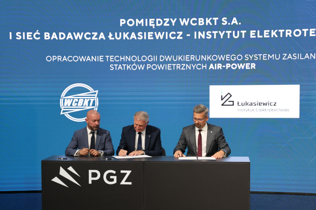Podpisanie umowy między WCBKT a Łukasiewicz - IEL