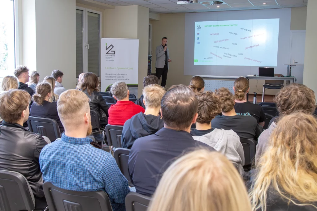 Studenci i uczniowie w Łukasiewicz – GIT Centrum Spawalnictwa