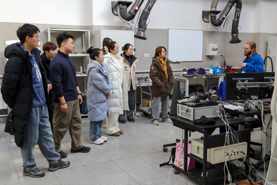 Chinese students visit Łukasiewicz – GIT laboratories