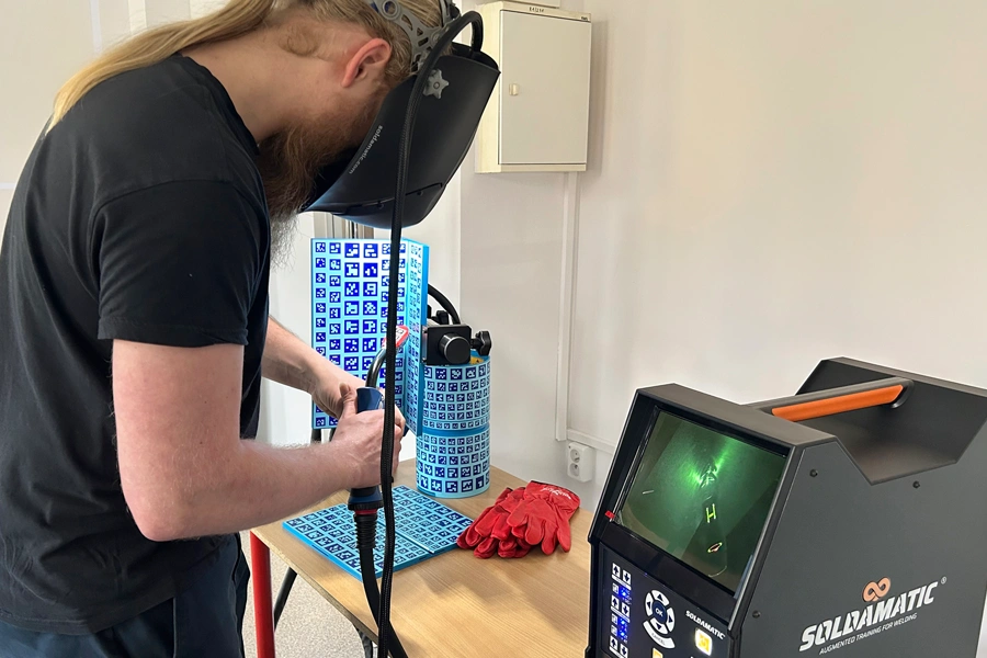 AR welding workshop