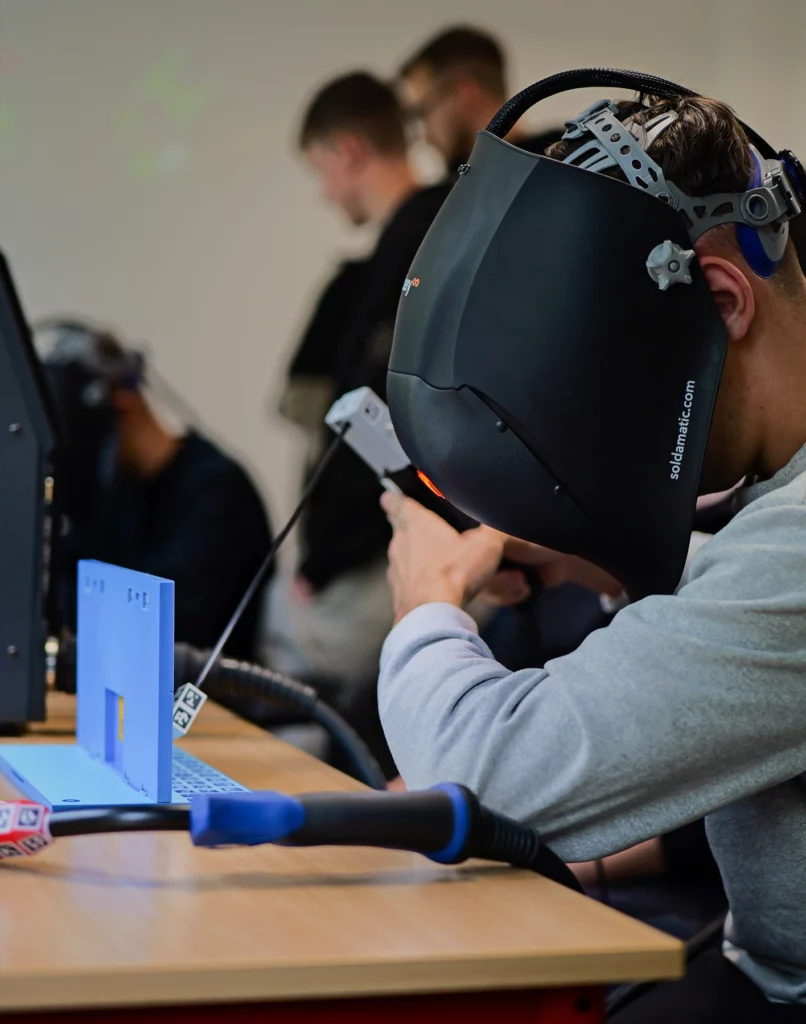 Uczniowie techników w Centrum Spawalnictwa