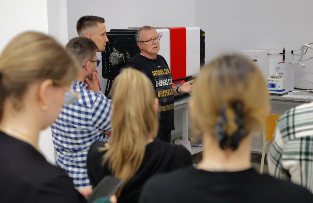 Studenci politechnik z wizytą w Łukasiewicz – GIT
