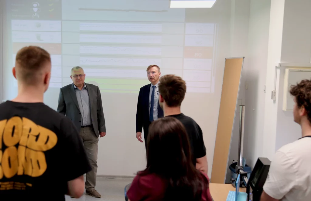 Studenci politechnik z wizytą w Łukasiewicz – GIT