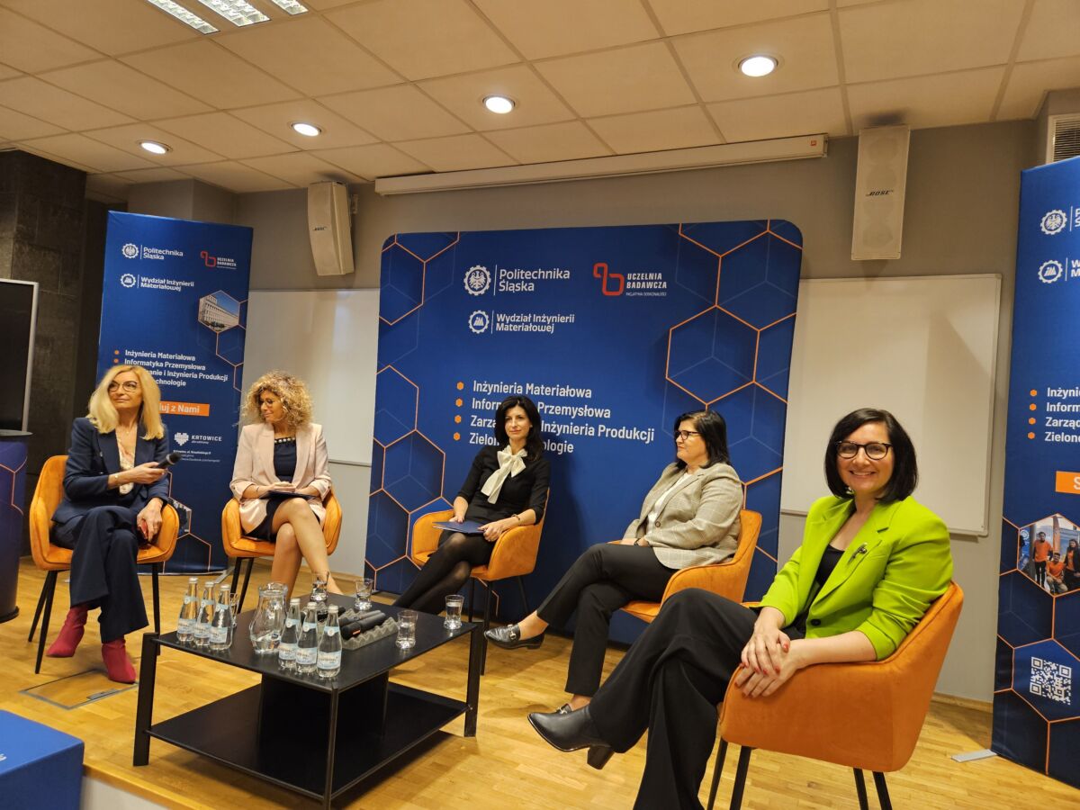 Uczestniczki debaty kobiet w naukach STEM