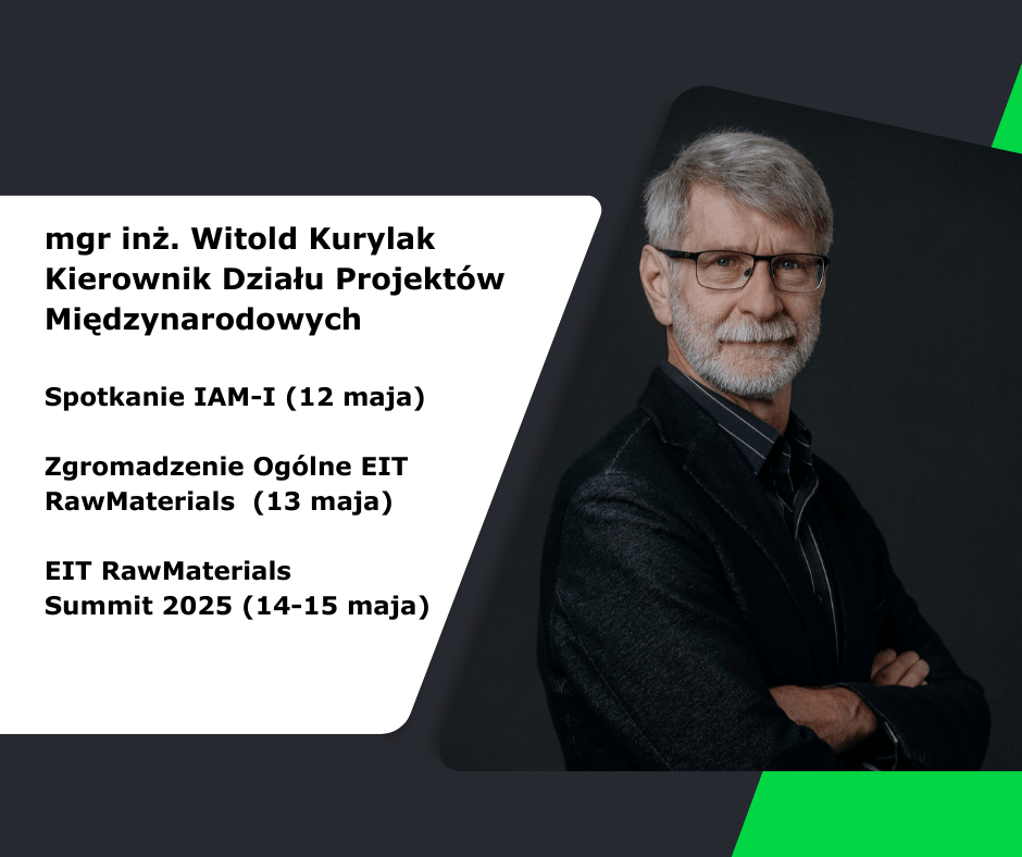 Mężczyzna w okularach i garniturze