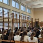 Młodzież szkolna uczestnicząca w II konferencji klimatycznej