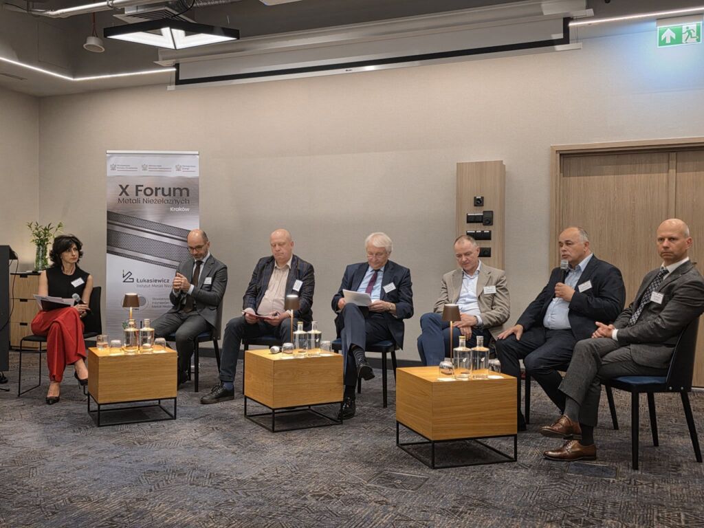 Uczestnicy debaty podczas X Jubileuszowego Forum Metali Nieżelaznych