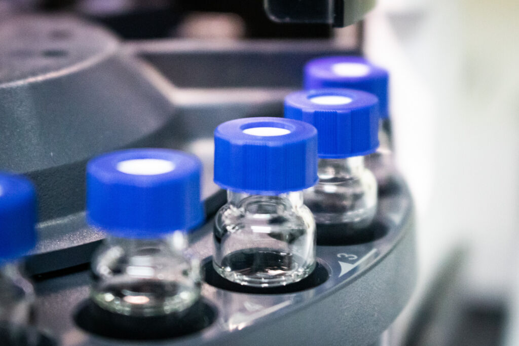 Zdjęcie przedstawiające podajnik próbek