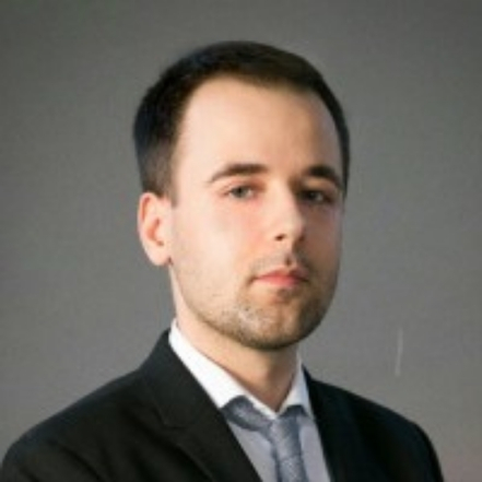 dr Piotr Mazur